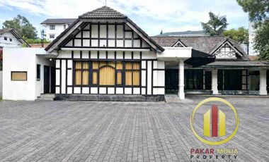Rumah Ex Cafe Resto Area Komersil di Dago Bandung
