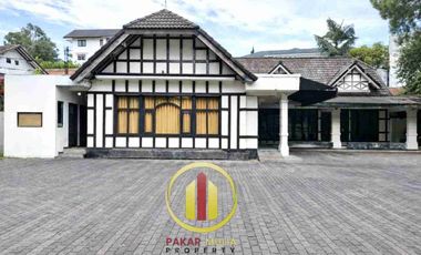 Rumah Ex Cafe Resto Area Komersil di Dago Bandung