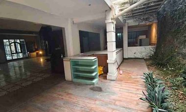 Rumah Ex Cafe Resto Area Komersil di Dago Bandung
