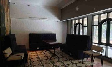 Rumah Ex Cafe Resto Area Komersil di Dago Bandung
