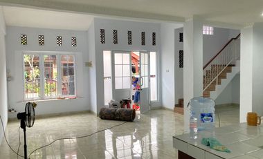 Rumah Komplek Pondok Gede, Harga 1,15M turun 430jt dari 1,58M FULL Renov 2 Lantai LT/LB 117/153