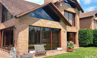 Arriendo espectacular casa en San Jose de Bavaría