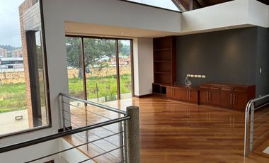 Arriendo espectacular casa en San Jose de Bavaría