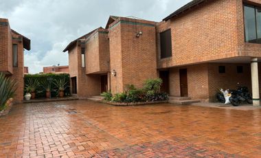 Arriendo espectacular casa en San Jose de Bavaría