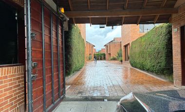 Arriendo espectacular casa en San Jose de Bavaría