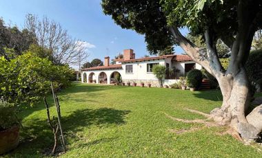 Residencia en Zavaleta con amplio jardín y alberca cerca de Angelópolis