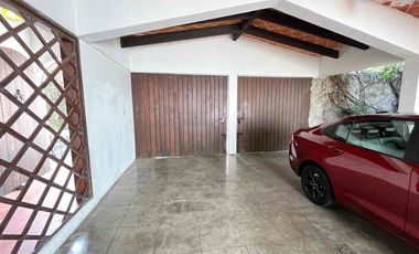 Residencia en Zavaleta con amplio jardín y alberca cerca de Angelópolis