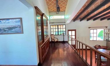 Residencia en Zavaleta con amplio jardín y alberca cerca de Angelópolis