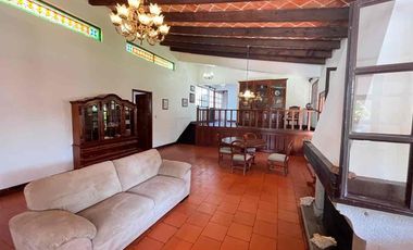 Residencia en Zavaleta con amplio jardín y alberca cerca de Angelópolis