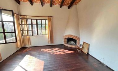 Residencia en Zavaleta con amplio jardín y alberca cerca de Angelópolis