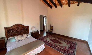 Residencia en Zavaleta con amplio jardín y alberca cerca de Angelópolis