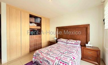 Departamento En Venta de 2 Recámaras Amueblado, Zibata.