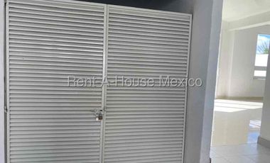Departamento En Venta de 2 Recámaras Amueblado, Zibata.
