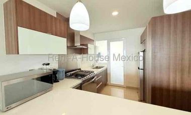 Departamento En Venta de 2 Recámaras Amueblado, Zibata.