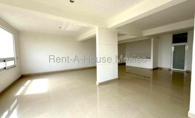 Departamento En Venta de 2 Recámaras Amueblado, Zibata.