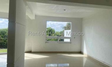 Departamento En Venta de 2 Recámaras Amueblado, Zibata.