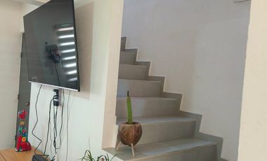 Renta Casa 2R, 2.5 baños. 2 E, con vigilancia, cerca de vias diversas de comunicacion