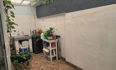 Renta Casa 2R, 2.5 baños. 2 E, con vigilancia, cerca de vias diversas de comunicacion