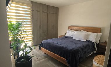 Renta Casa 2R, 2.5 baños. 2 E, con vigilancia, cerca de vias diversas de comunicacion