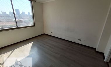 Dpto. 2 Dorm / 2 Baños / Calle Eleuterio Ramírez, Santiago centro.-