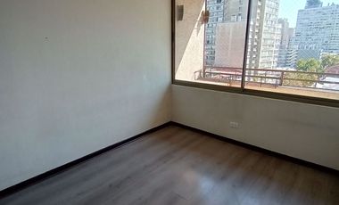 Dpto. 2 Dorm / 2 Baños / Calle Eleuterio Ramírez, Santiago centro.-