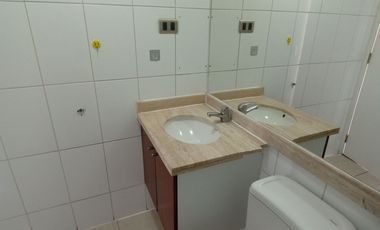 Dpto. 2 Dorm / 2 Baños / Calle Eleuterio Ramírez, Santiago centro.-