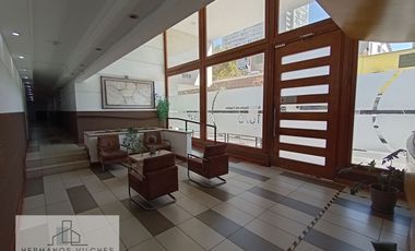 Dpto. 2 Dorm / 2 Baños / Calle Eleuterio Ramírez, Santiago centro.-