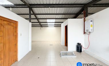 En venta casa ubicada junto a la universidad internacional del Ecuador sector Jipiro