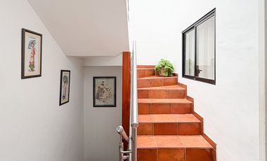 En venta casa ubicada junto a la universidad internacional del Ecuador sector Jipiro
