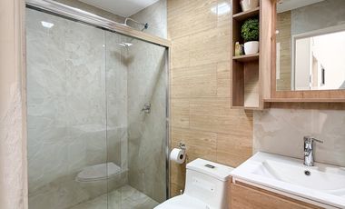 En venta casa ubicada junto a la universidad internacional del Ecuador sector Jipiro
