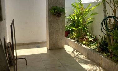 VENDO EXCELENTE CASA EN PRIMER PISO EN EL  NORTE CENTRO HISTORICO, CON AREA DE 182 mts ²