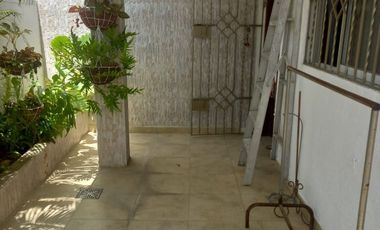VENDO EXCELENTE CASA EN PRIMER PISO EN EL  NORTE CENTRO HISTORICO, CON AREA DE 182 mts ²