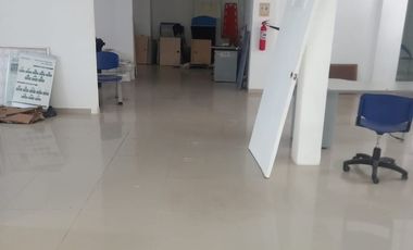 GRAN OPORTUNIDAD: CASA IDEAL PARA MONTAR UNA IPS, SERVICIOS MEDICOS.  UBICADA EN SECTOR  DE CLINICAS  AL NORTE DE LA CIUDAD CO N AREA DE 893 MTS