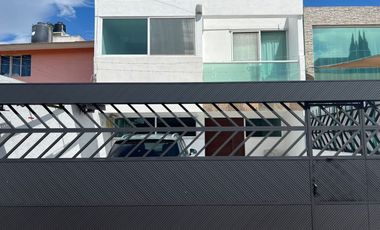 VENTA DE CASA A UNA CUADRAS DE CALZADA ZAVALETA, 5 MINUTOS DE RENTA A CHOLULA