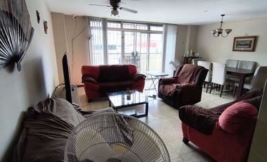 Venta de  departamento esquinero centro Sur de la ciudad