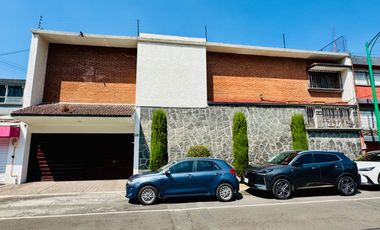 Casa con jardín en privada a pasos de Coyoacán