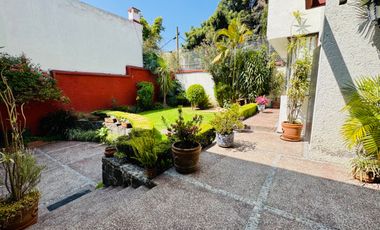 Casa con jardín en privada a pasos de Coyoacán