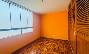 VENDO AMPLIO Y LUMINOSO DEPARTAMENTO EN SAN ISIDRO