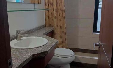 Departamento amoblado, en renta Portugal y 6 de Diciembre.