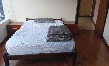 Departamento amoblado, en renta Portugal y 6 de Diciembre.
