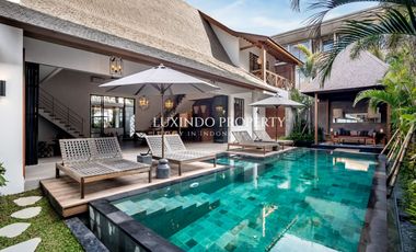 VILLA MEWAH 2 LANTAI DENGAN 4 KAMAR TIDUR UNTUK SEWA JANGKA PANJANG