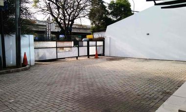 Gedung ex Showroom cengkareng bagus strategis