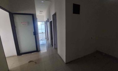 Gedung ex Showroom cengkareng bagus strategis