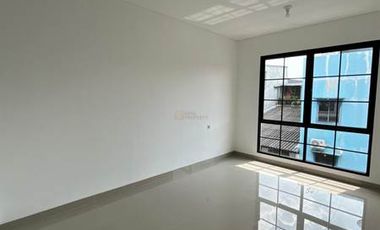 Disewa Ruko Strategis 4 Lantai di Pademangan Cocok Aneka Usaha, Kantor, Dekat Wisata Ancol & Pusat Grosir Mangga Dua, Pasar Pademangan Barat, Jakut