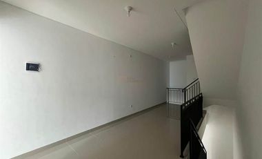 Disewa Ruko Strategis 4 Lantai di Pademangan Cocok Aneka Usaha, Kantor, Dekat Wisata Ancol & Pusat Grosir Mangga Dua, Pasar Pademangan Barat, Jakut
