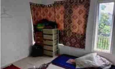Dijual rumah di perum
VIP
Luas tanah 90 m
Luas bangunan 140 m 
2 lantai full
1 kmar tdur
R.tamu
R.keluarga
Kmar madi
Garasi 
Dapur

L.2
2 kmr tidur
1 kmar mandi
R.keluga
Balkon
Harga 1 m nego