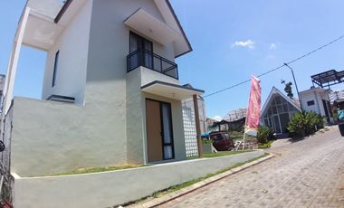 Dijual Villa Eksklusif di Kota Batu View Pegunungan, Cocok Staycation & Investasi
