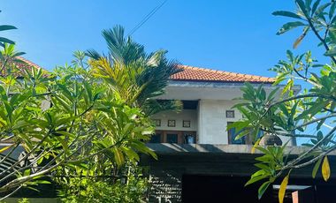 Jual Rumah Lantai 2 Di Jl Gunung Andakasa Penamparan Gatsu Barat Denpasar Bali. Dekat Ke Mitra 10, Buluh Indah, Cargo Permai, Kerobokan, Kuta Bali