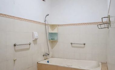 Rumah Modern 2Lantai 3kamar perlu renov dekat Kraton Solo, Danukusuman serengan Solo