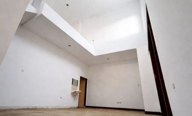 Rumah Modern 2Lantai 3kamar perlu renov dekat Kraton Solo, Danukusuman serengan Solo